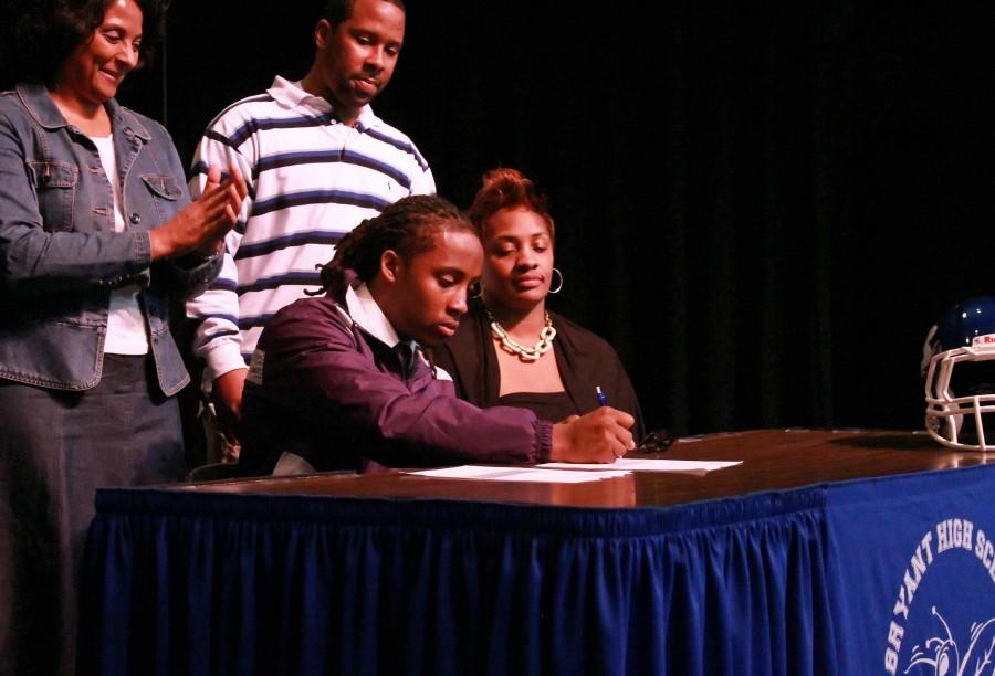 Senior Dillon Winfrey signs with UCA ASHLEY COLLINS PHOTO